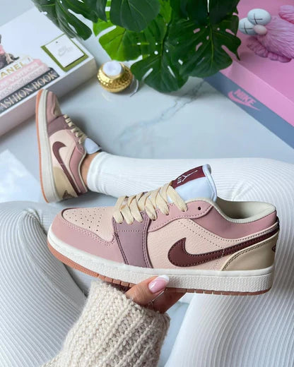 JORDAN RETRO 1 LOW PASTEL